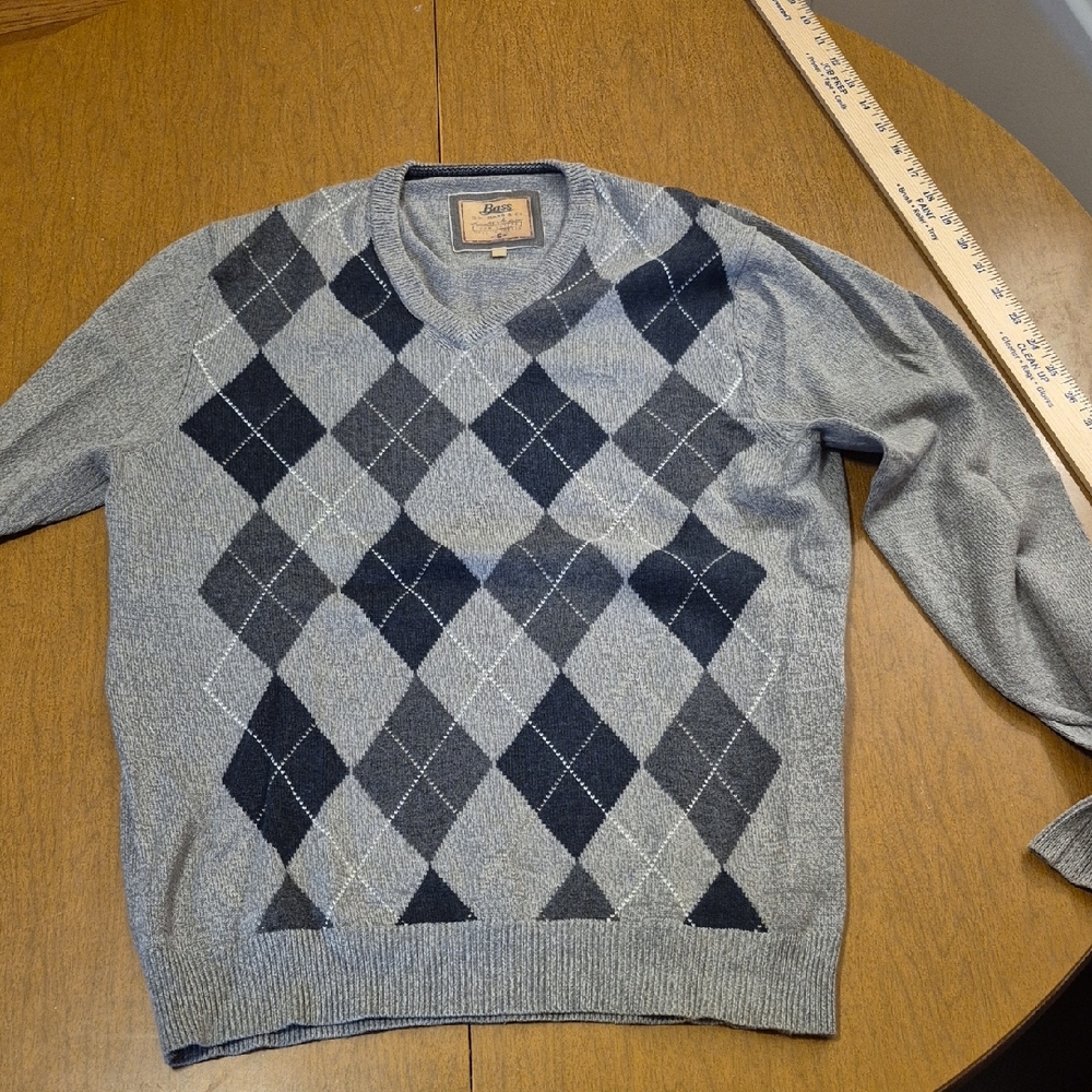 G. H. Bass & Co Navy & Gray Argyle Men's Sweater